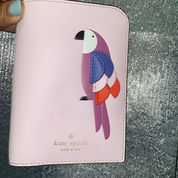 kate spade Accessories - KATE SPADE ♠️ CARD/PASSPORT HOLDER GUC